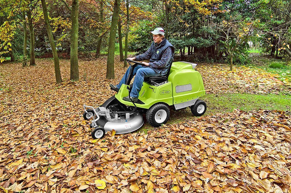 Grass collecting lawn online mower